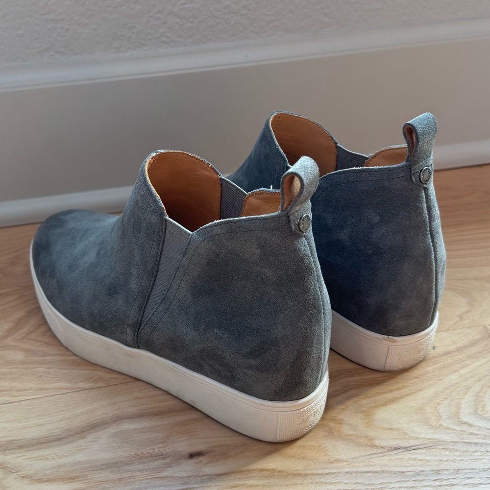 Grey Jslides / Size 8 - image 2